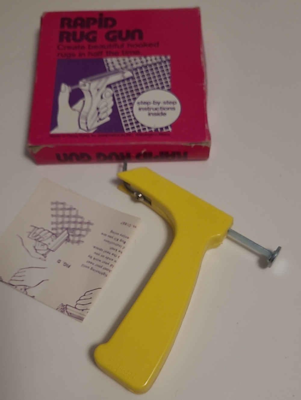 Vintage Rapid Rug Gun Create Latch Hook Rugs In Half The Time W / Instructions